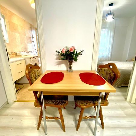 Apartament Sara Apartment Яш Екстериор снимка